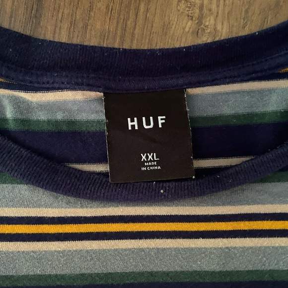 HUF worldwide stitched/ striped tee size XL - Picture 2 of 3